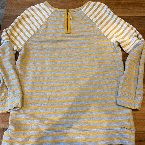 Lou and Grey top size Medium - Picture 4 of 5